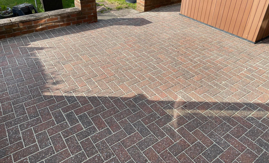 How Driveway Cleaning Boosts Kerb Appeal and Property Value
